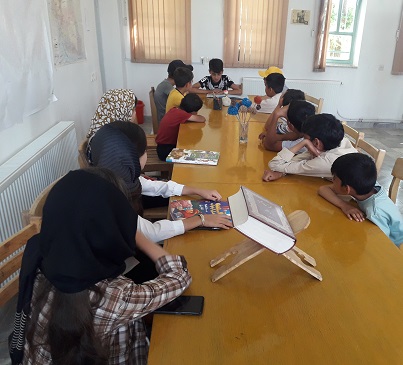 خوانش پانصد قصه در سه ماه تابستان